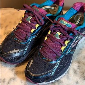 Brooks Running Shoes - Size 8